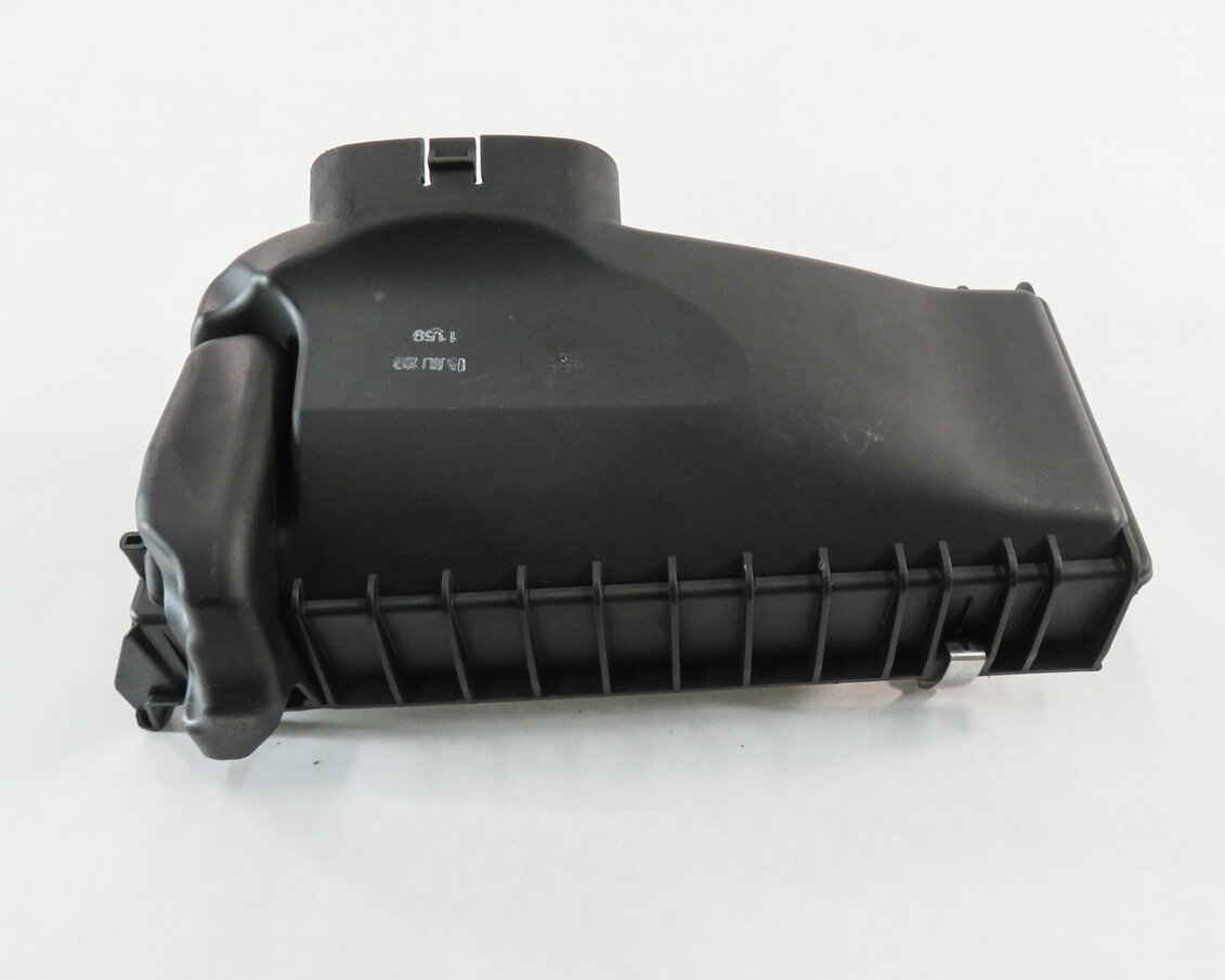 Thumbnail 4: 2014-2018 BMW 535i 740i X5 (F01 F10 F15) 3.0L DIESEL - AIR FILTER BOX ASSEMBLY