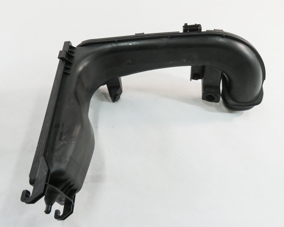 Thumbnail 5: 2014-2018 BMW 535i 740i X5 (F01 F10 F15) 3.0L DIESEL - AIR FILTER BOX ASSEMBLY