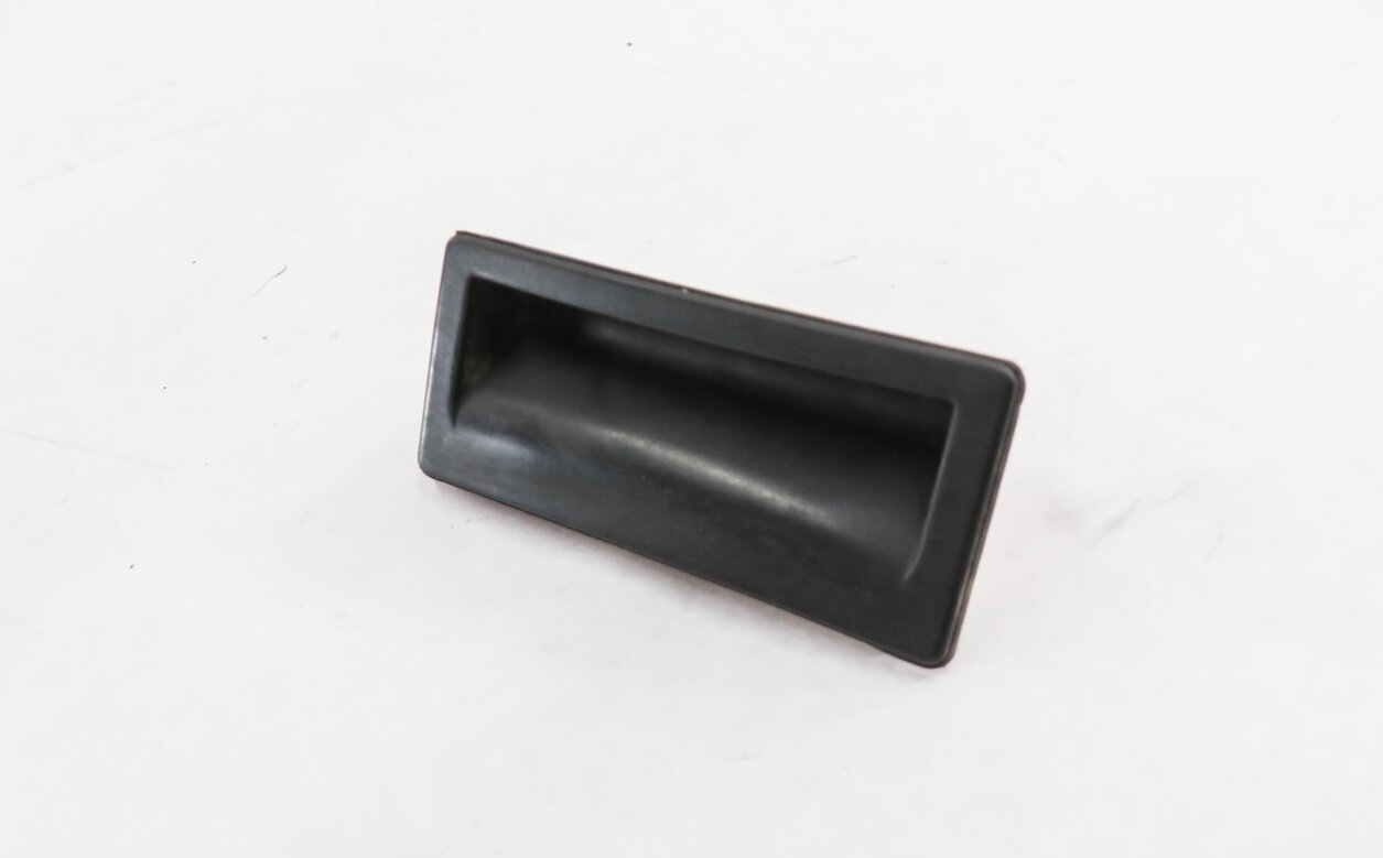 Thumbnail 2: 2014 AUDI A4 (B8 8K) REAR TRUNK HANDLE