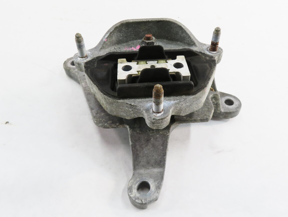 Thumbnail 3: 2014 AUDI A4 (B8 8K) AWD - 2.0L CPMB TURBO ENGINE TRANSMISSION MOUNT BRACKET