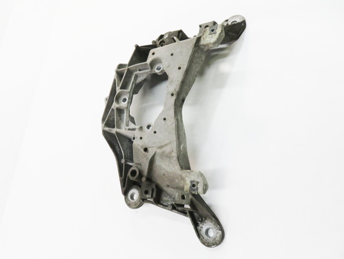 Thumbnail 4: 2014 AUDI A4 (B8 8K) AWD - TRANSMISSION CROSSMEMBER SUPPORT MOUNT BRACKET
