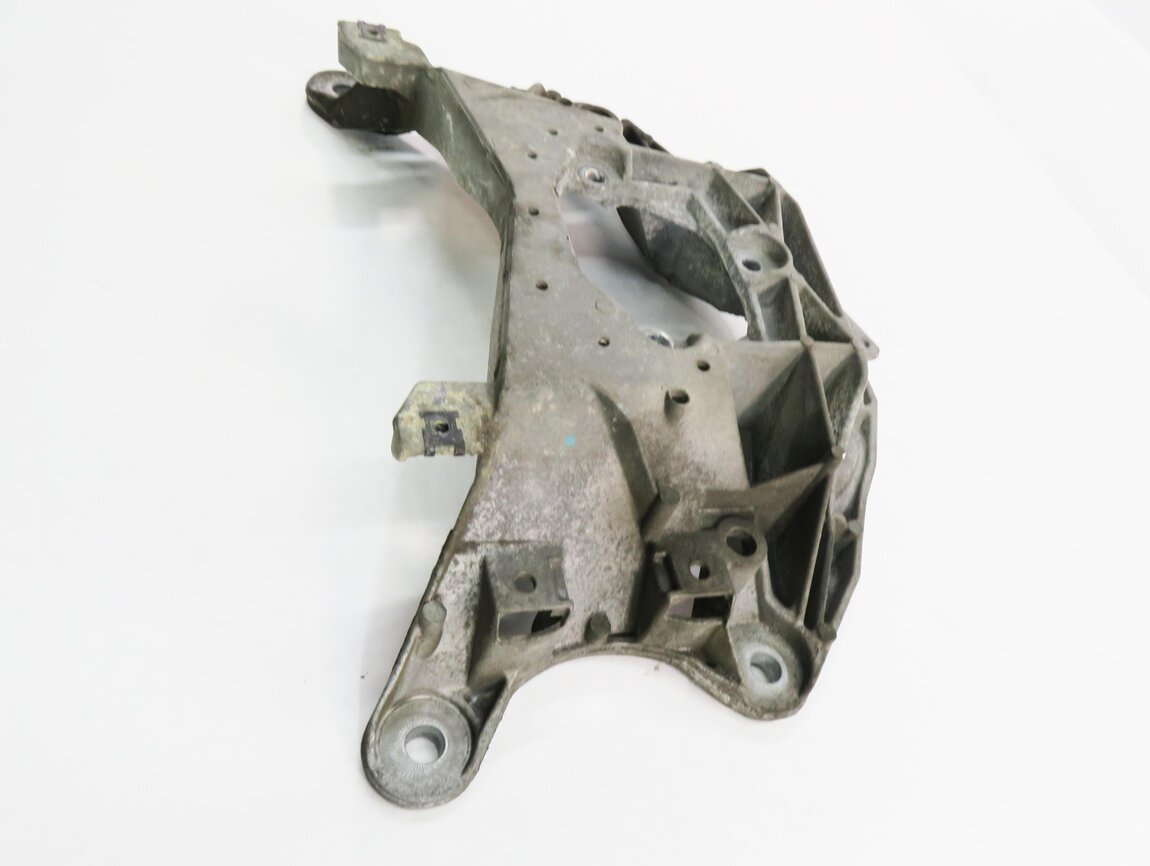 Thumbnail 5: 2014 AUDI A4 (B8 8K) AWD - TRANSMISSION CROSSMEMBER SUPPORT MOUNT BRACKET