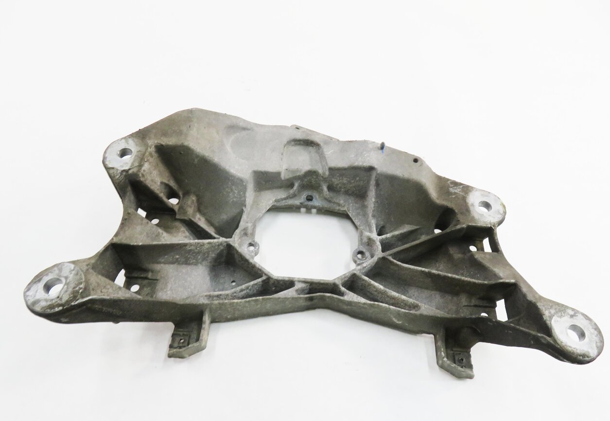 Thumbnail 7: 2014 AUDI A4 (B8 8K) AWD - TRANSMISSION CROSSMEMBER SUPPORT MOUNT BRACKET