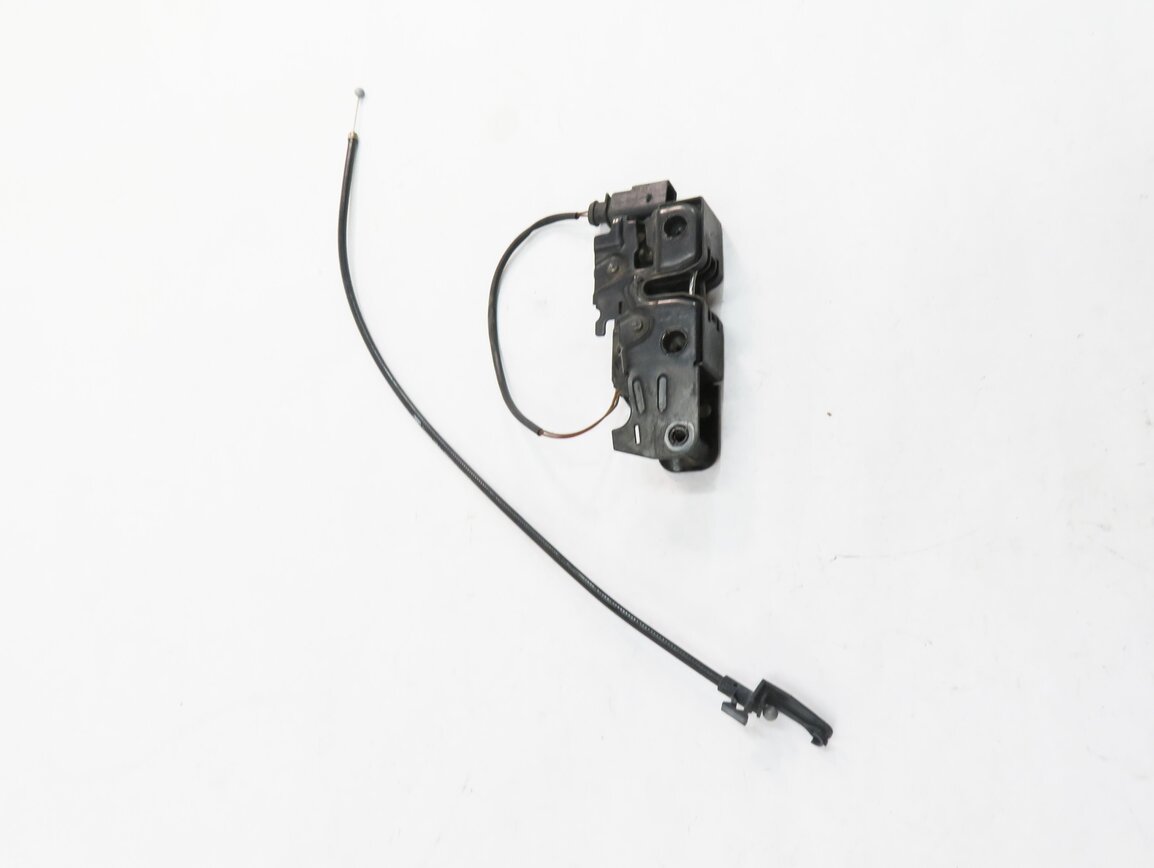 Thumbnail 3: 2015 AUDI Q7 (4L) FRONT LOWER HOOD LOCK LATCH STRIKER