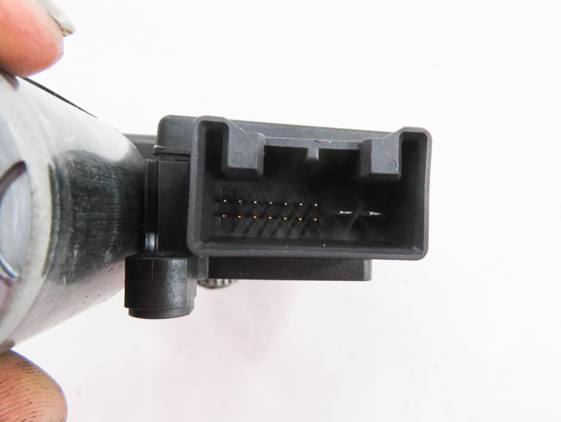 Thumbnail 6: 2007-2014 AUDI Q7 (4L) PANORAMIC SUNROOF MOTOR / SUNSHADE MOTOR