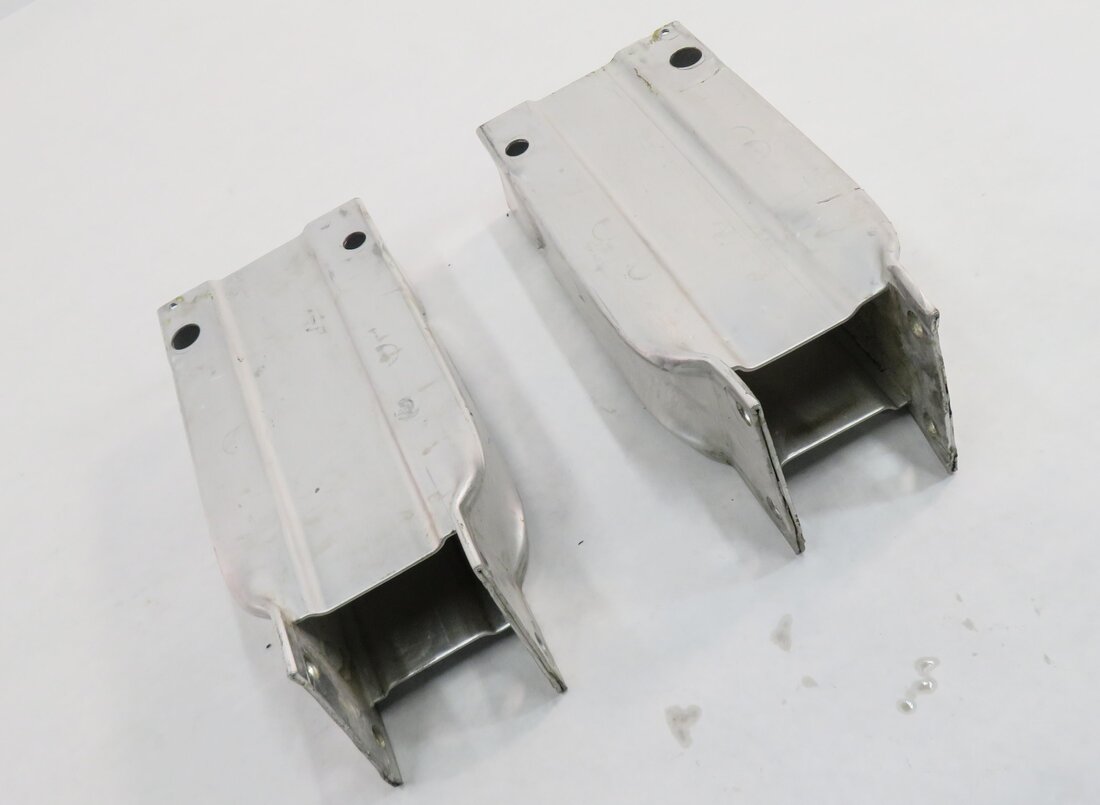 2013 MERCEDES C250 (W204) FRONT LEFT & RIGHT BUMPER REINFORCEMENT BRACKET SET-2