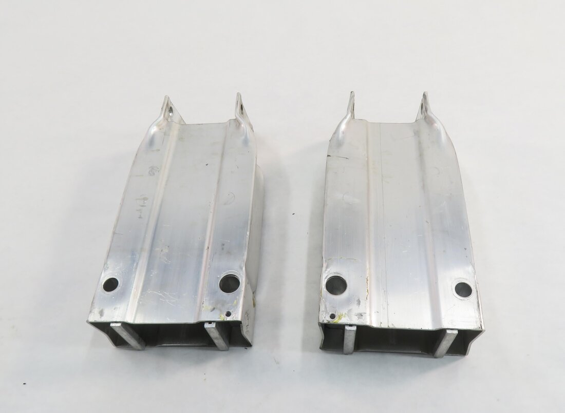 Thumbnail 5: 2013 MERCEDES C250 (W204) FRONT LEFT & RIGHT BUMPER REINFORCEMENT BRACKET SET-2
