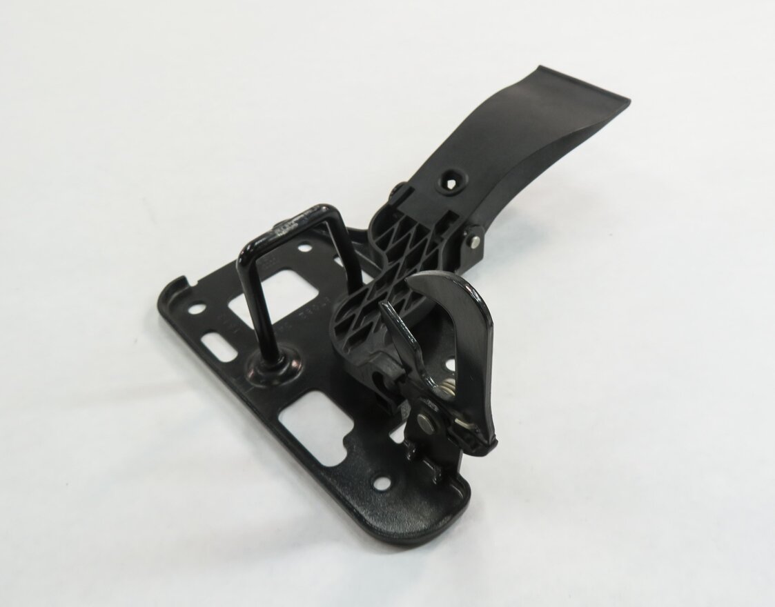 Thumbnail 2: 2014 AUDI S5 (B8 8T) FRONT HOOD SAFETY LATCH CATCH RELEASE HOOK LEVER