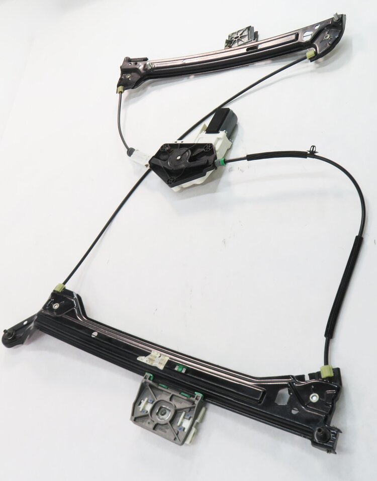 Thumbnail 4: 2014 AUDI S5 (B8 8T) RIGHT FRONT PASSENGER DOOR WINDOW REGULATOR w/ MOTOR