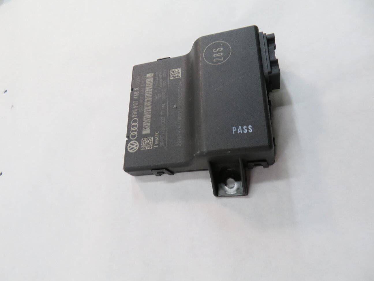 Thumbnail 3: 2014 AUDI S5 (B8 8T) GATEWAY CONTROL MODULE