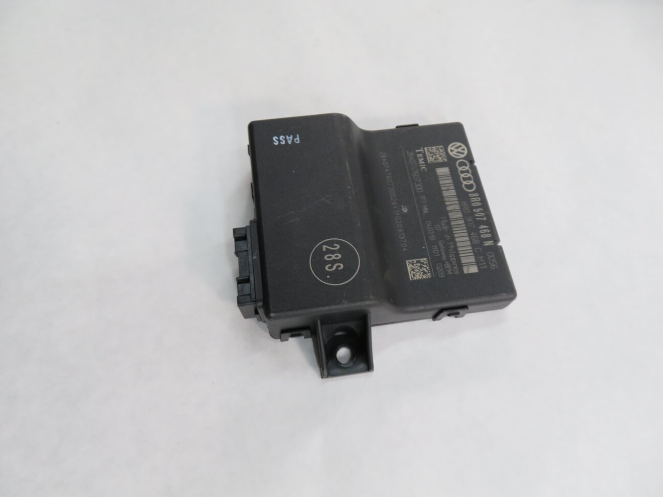 Thumbnail 4: 2014 AUDI S5 (B8 8T) GATEWAY CONTROL MODULE