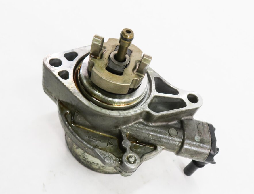 Thumbnail 2: 2010-2019 RANGE ROVER SPORT LR4 JAGUAR XE XF XK - 3.0L / 5.0L BRAKE VACUUM PUMP