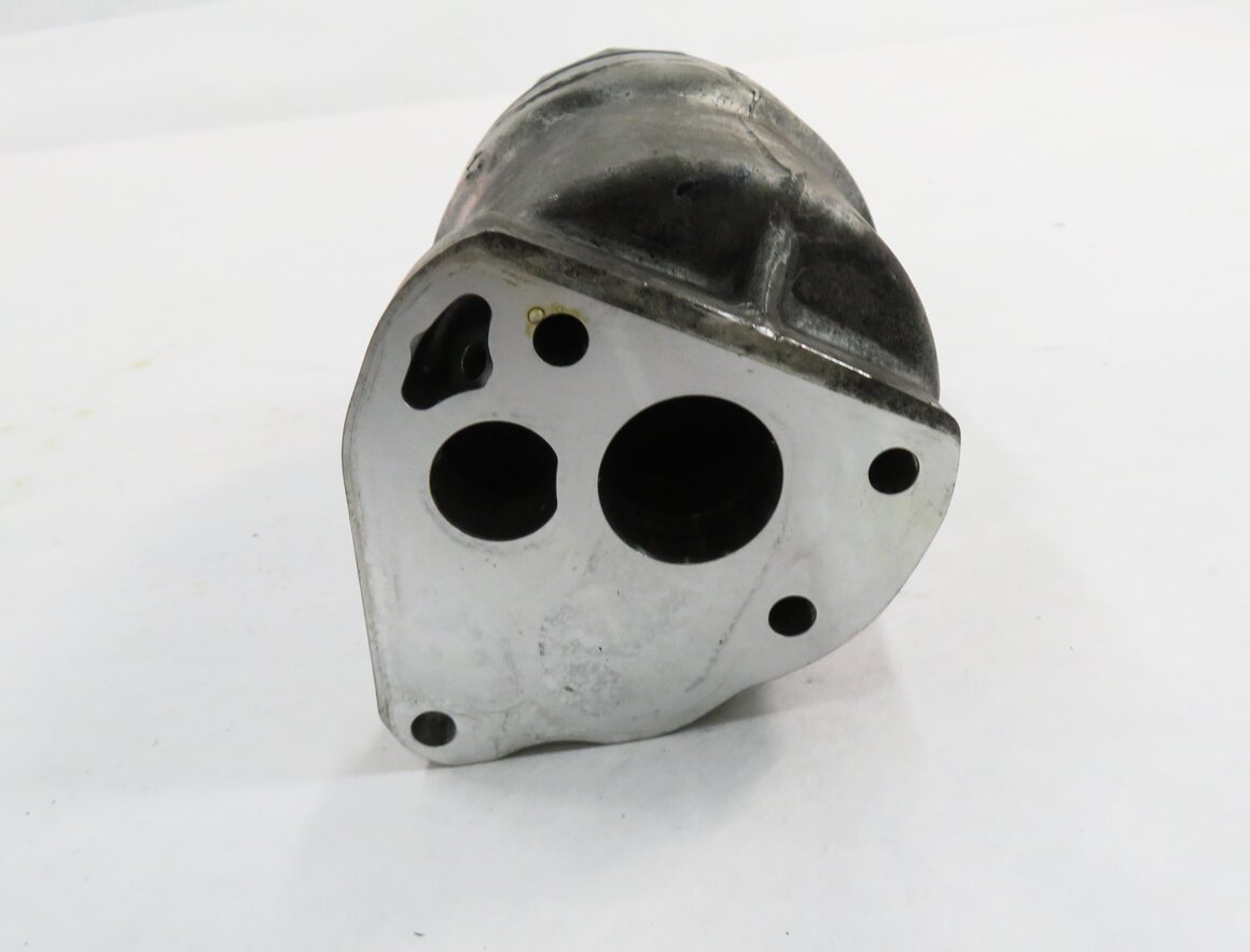 Thumbnail 6: 2012 RANGE ROVER SPORT (L320) 5.0L AJ133 V8 ENGINE - OIL FILTER HOUSING