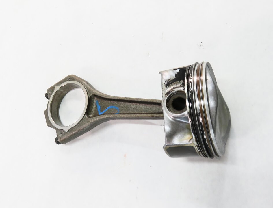 Thumbnail 4: 2012 RANGE ROVER SPORT (L320) 5.0L AJ133 V8 ENGINE - LEFT PISTON w/ ROD