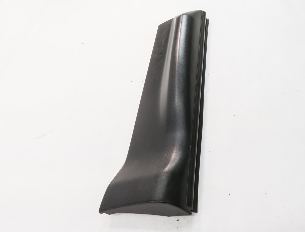 Thumbnail 3: 2012 RANGE ROVER SPORT (L320) RIGHT REAR DOOR LOWER MOULDING RUNNER TRIM