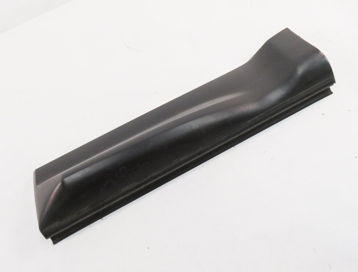 2012 RANGE ROVER SPORT (L320) LEFT REAR DOOR LOWER MOULDING RUNNER TRIM