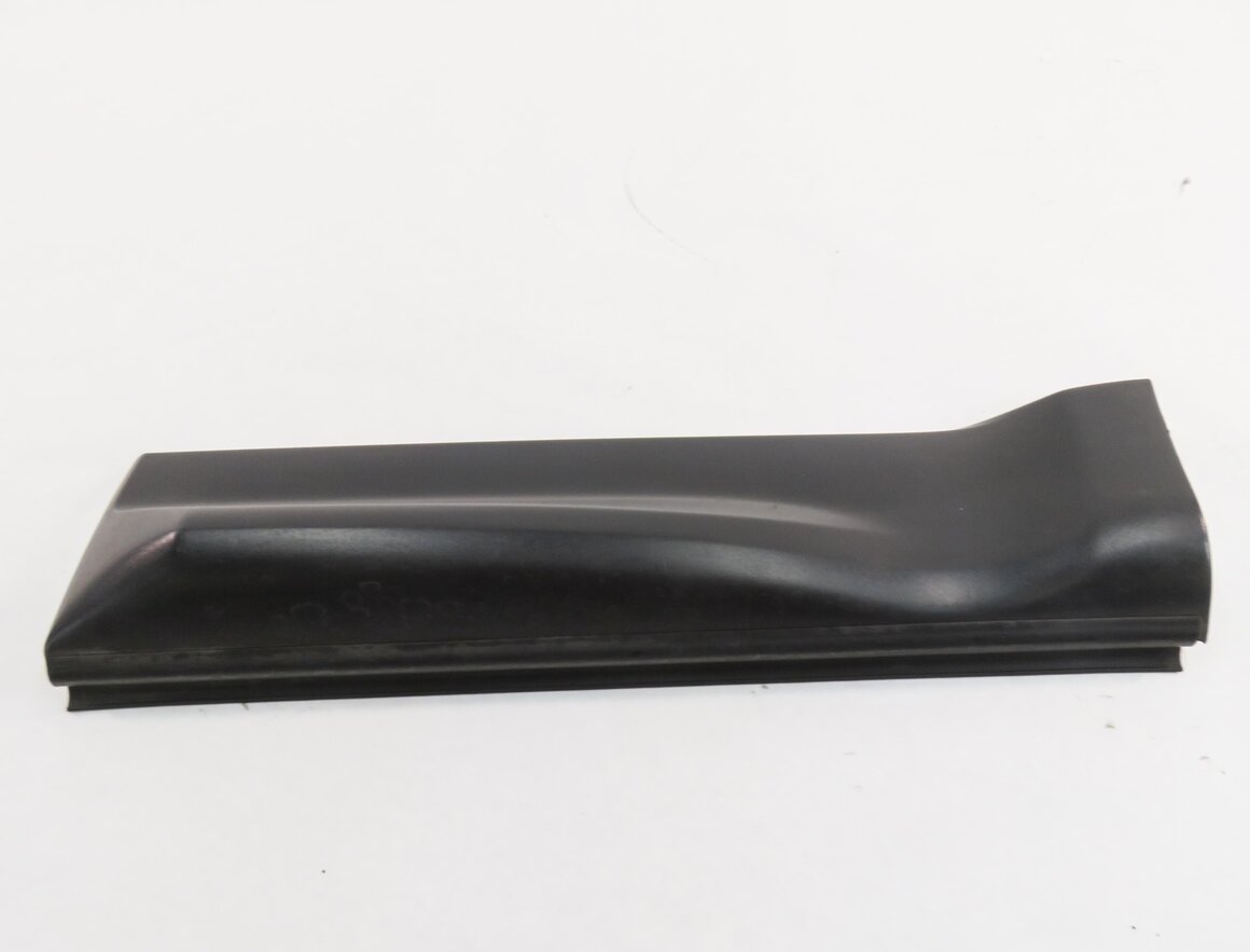 Thumbnail 2: 2012 RANGE ROVER SPORT (L320) LEFT REAR DOOR LOWER MOULDING RUNNER TRIM