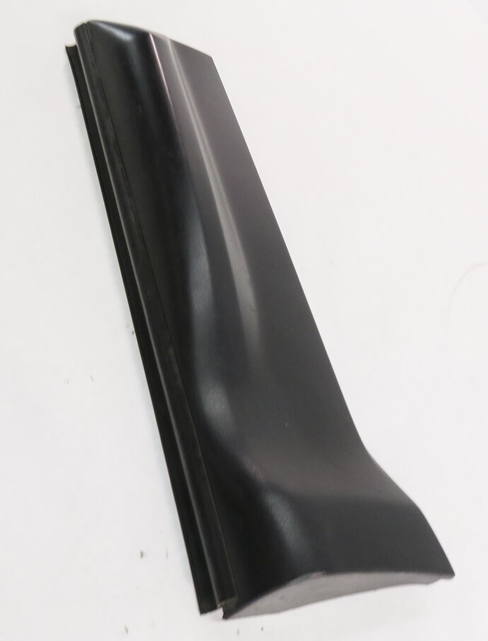 Thumbnail 4: 2012 RANGE ROVER SPORT (L320) LEFT REAR DOOR LOWER MOULDING RUNNER TRIM