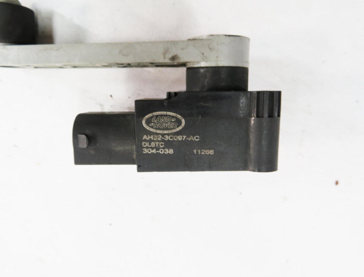 Thumbnail 6: 2012 RANGE ROVER SPORT (L320) LEFT FRONT DRIVER SUSPENSION HEIGHT LEVEL SENSOR