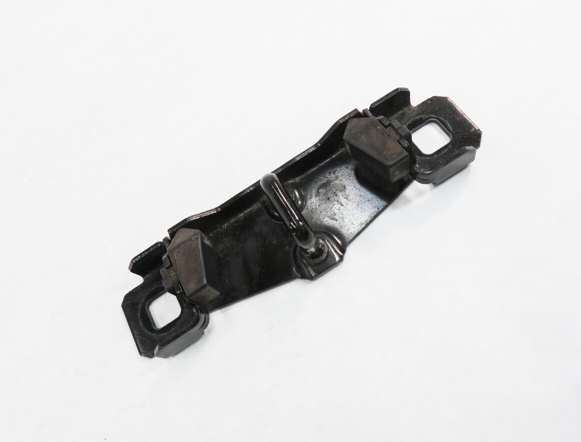 2012 RANGE ROVER SPORT (L320) REAR TRUNK LATCH STRIKER PLATE