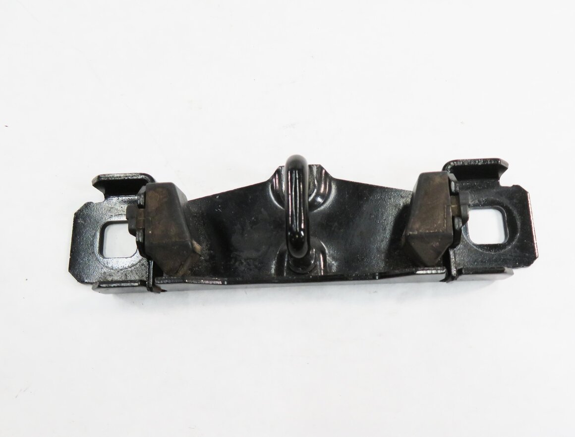 Thumbnail 5: 2012 RANGE ROVER SPORT (L320) REAR TRUNK LATCH STRIKER PLATE