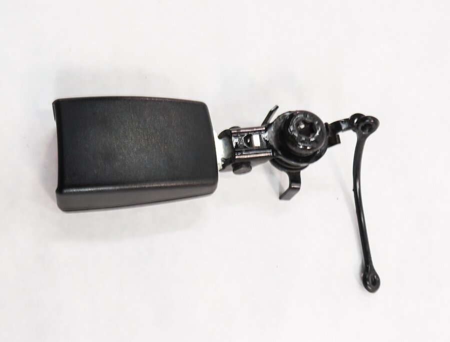 Thumbnail 4: 2012 RANGE ROVER SPORT (L320) REAR 2nd ROW SEAT - RIGHT SEATBELT BUCKLE RECEIVER