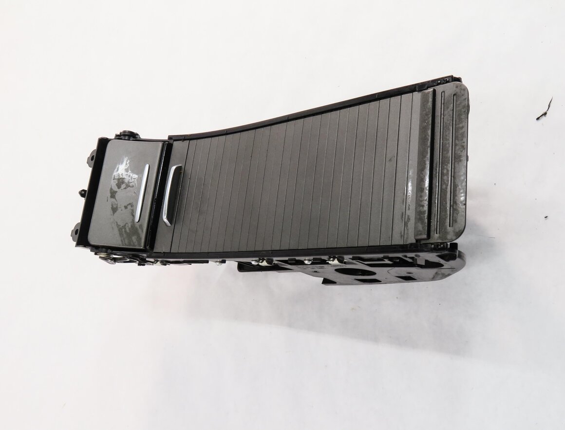 Thumbnail 2: 2012 RANGE ROVER SPORT (L320) FRONT CENTER CONSOLE CUP HOLDER w/ 12v