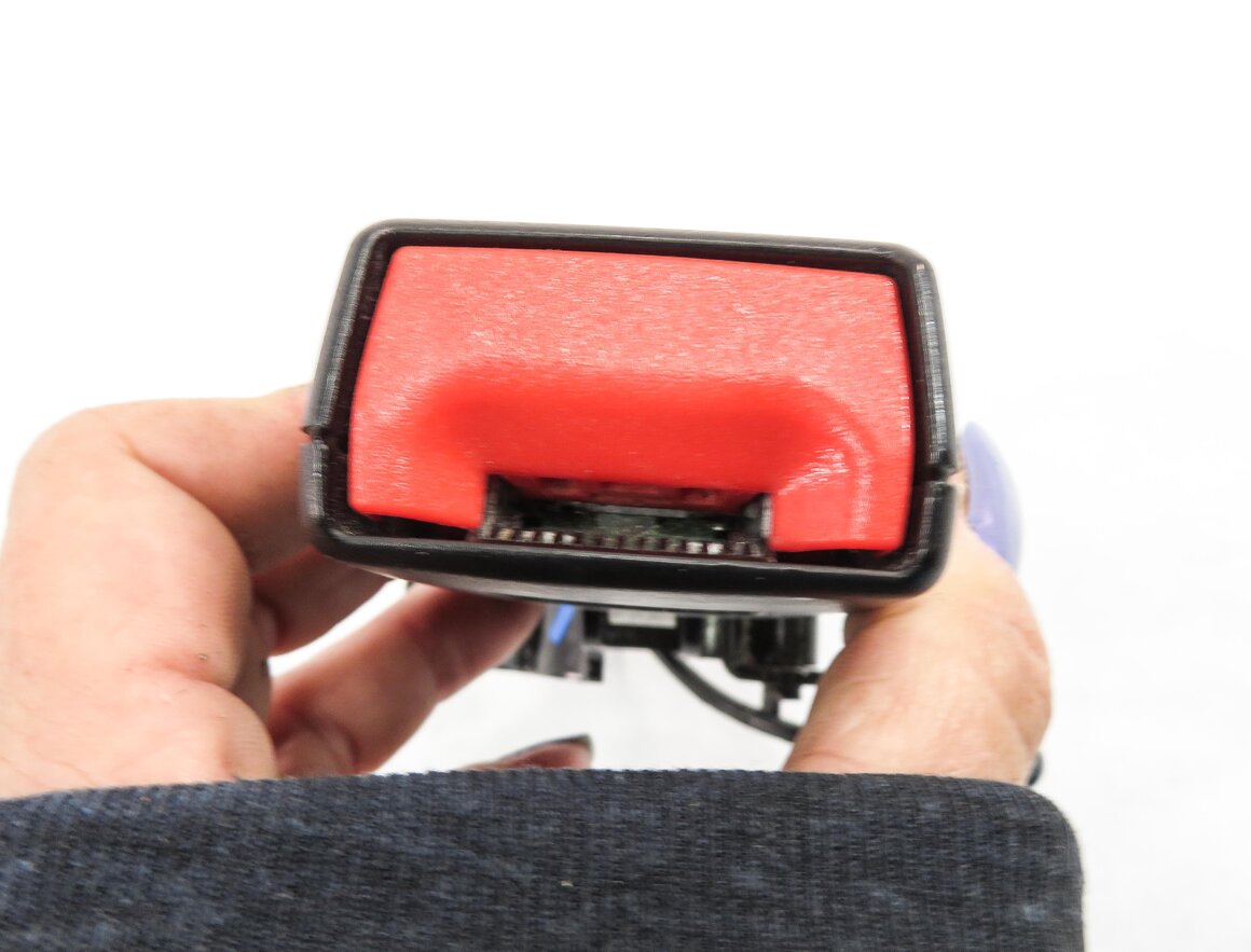 Thumbnail 6: 2012 RANGE ROVER SPORT (L320) REAR 2nd ROW SEAT - LEFT SEATBELT BUCKLE RECEIVER