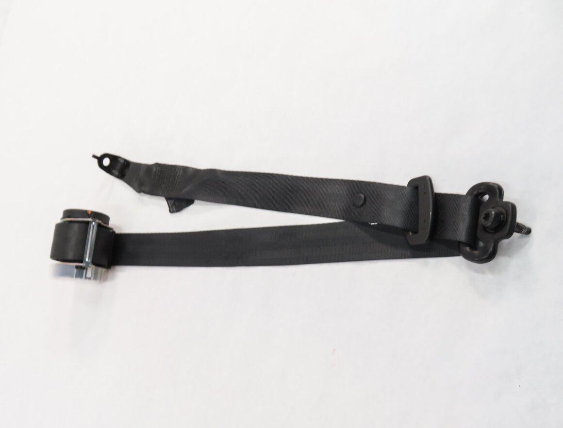 Thumbnail 3: 2012 RANGE ROVER SPORT (L320) REAR 2nd ROW SEAT - LEFT SEATBELT RETRACTOR