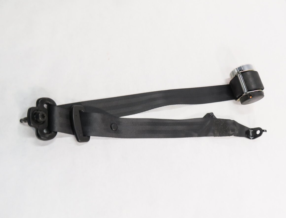 Thumbnail 4: 2012 RANGE ROVER SPORT (L320) REAR 2nd ROW SEAT - LEFT SEATBELT RETRACTOR