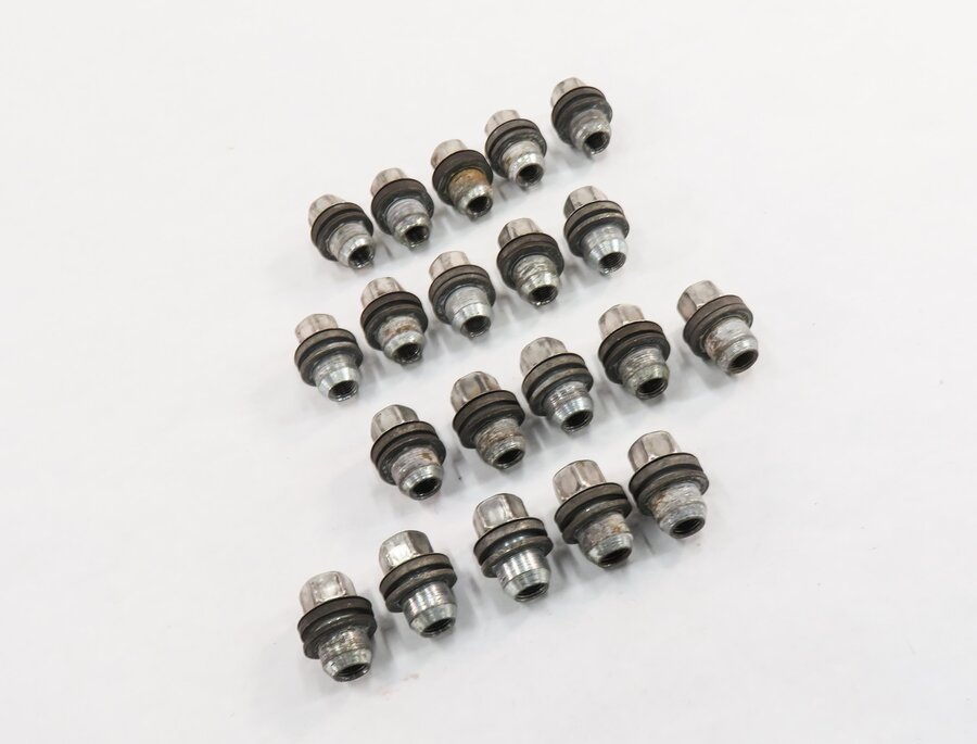 2005-2018 LR3 LR4 DISCOVERY / RANGE ROVER SPORT WHEEL TIRE RIM LUG NUT SET (20)