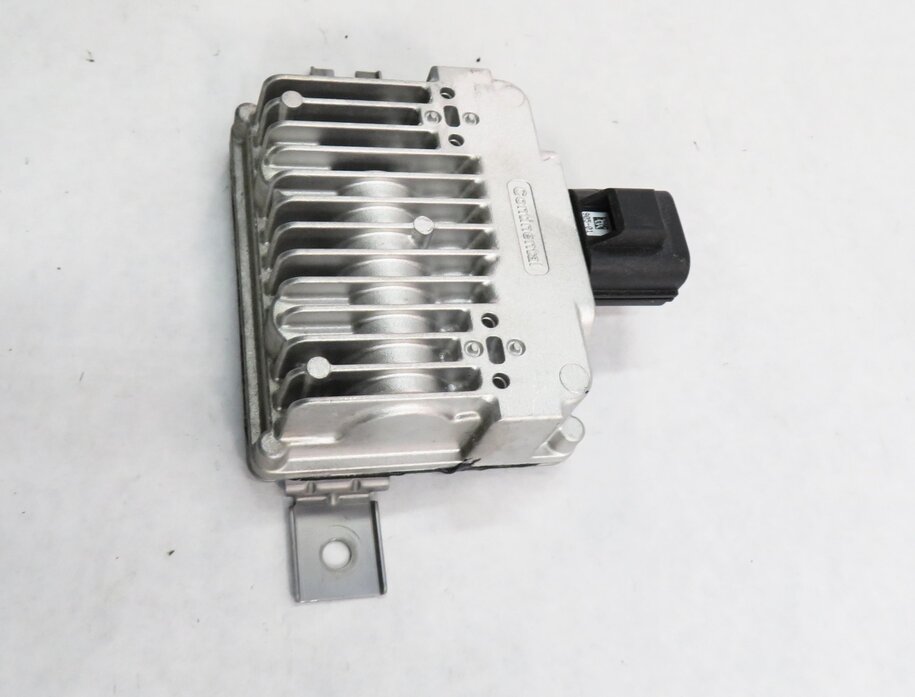 Thumbnail 4: 2010-2015 LR2 LR4 EVOQUE RANGE ROVER SPORT (L320 L538) FUEL PUMP CONTROL MODULE