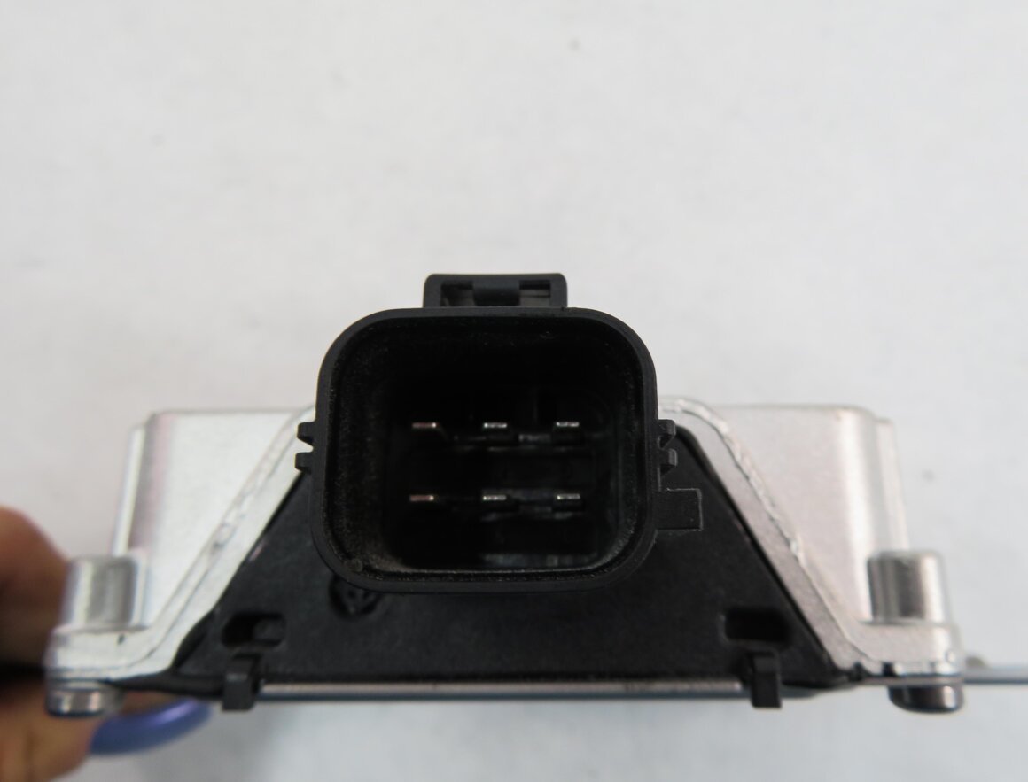 Thumbnail 7: 2010-2015 LR2 LR4 EVOQUE RANGE ROVER SPORT (L320 L538) FUEL PUMP CONTROL MODULE