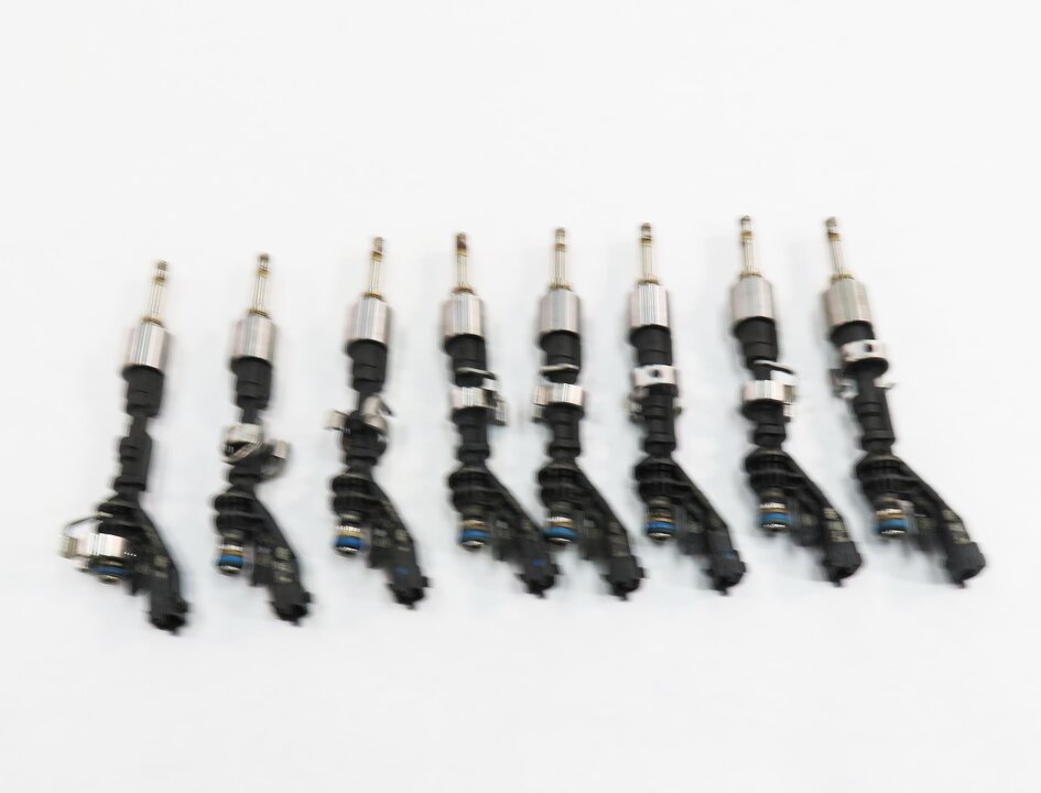 Thumbnail 2: 2010-2017 RANGE ROVER SPORT (L320 L322) JAGUAR XF XJ XK - 5.0L FUEL INJECTOR SET