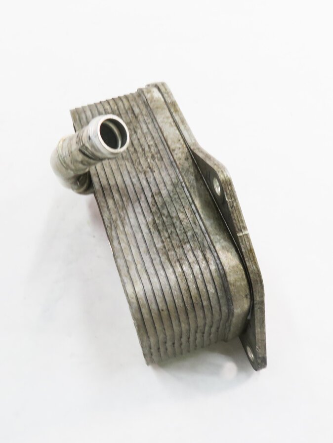 06-19 BMW 228i 328i 525i 528i 530i 535i 640i X1 X3 X5 X6 Z4 - ENGINE OIL COOLER