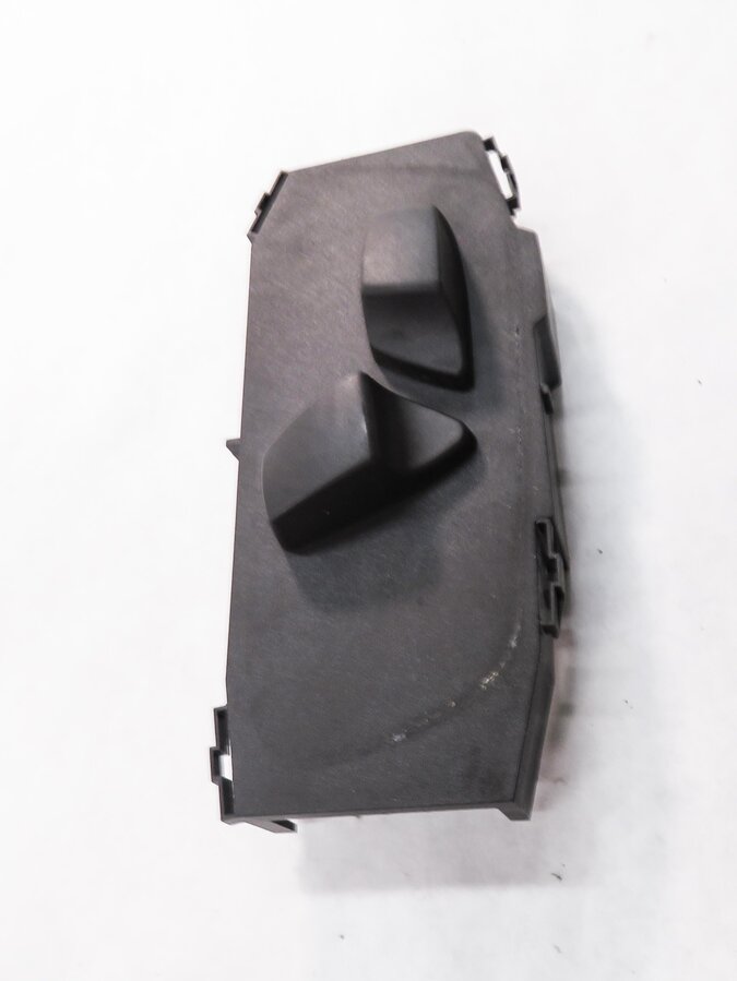 Thumbnail 4: 2013 BMW X3 (F25) RIGHT FRONT PASSENGER SEAT ADJUSTMENT SWITCH BUTTON