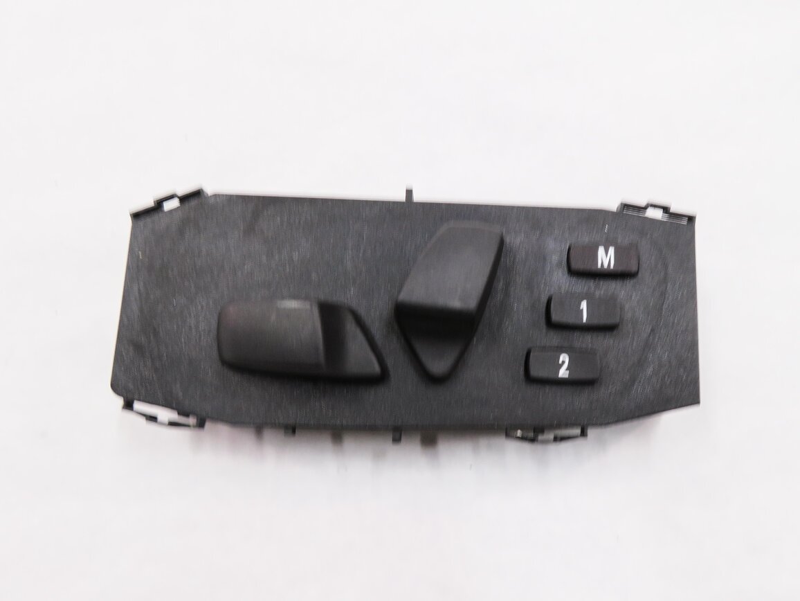 Thumbnail 3: 2013 BMW X3 (F25) LEFT FRONT DRIVER MEMORY SEAT ADJUSTMENT SWITCH BUTTON