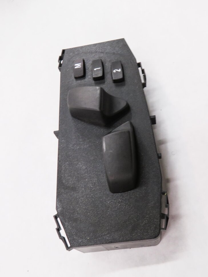 Thumbnail 4: 2013 BMW X3 (F25) LEFT FRONT DRIVER MEMORY SEAT ADJUSTMENT SWITCH BUTTON