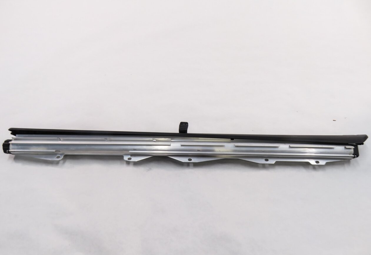 Thumbnail 6: 2011-2017 BMW X3 (F25) RIGHT SIDE REAR DOOR SUNSHADE SUN WINDOW SHADE SCREEN