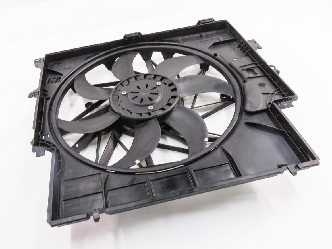 2013-2018 BMW X3 X4 (F25 F26) 2.0L N20 TURBO ENGINE - RADIATOR COOLING FAN