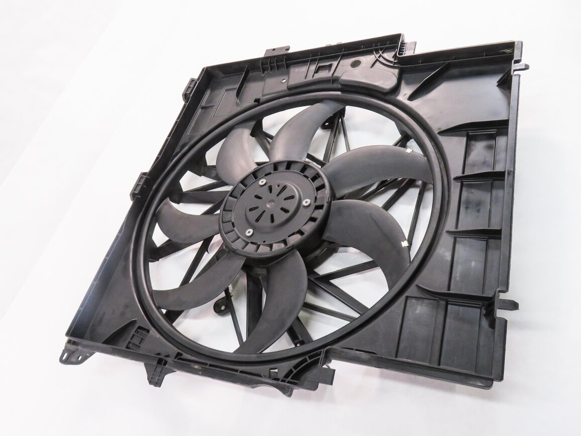 Thumbnail 3: 2013-2018 BMW X3 X4 (F25 F26) 2.0L N20 TURBO ENGINE - RADIATOR COOLING FAN