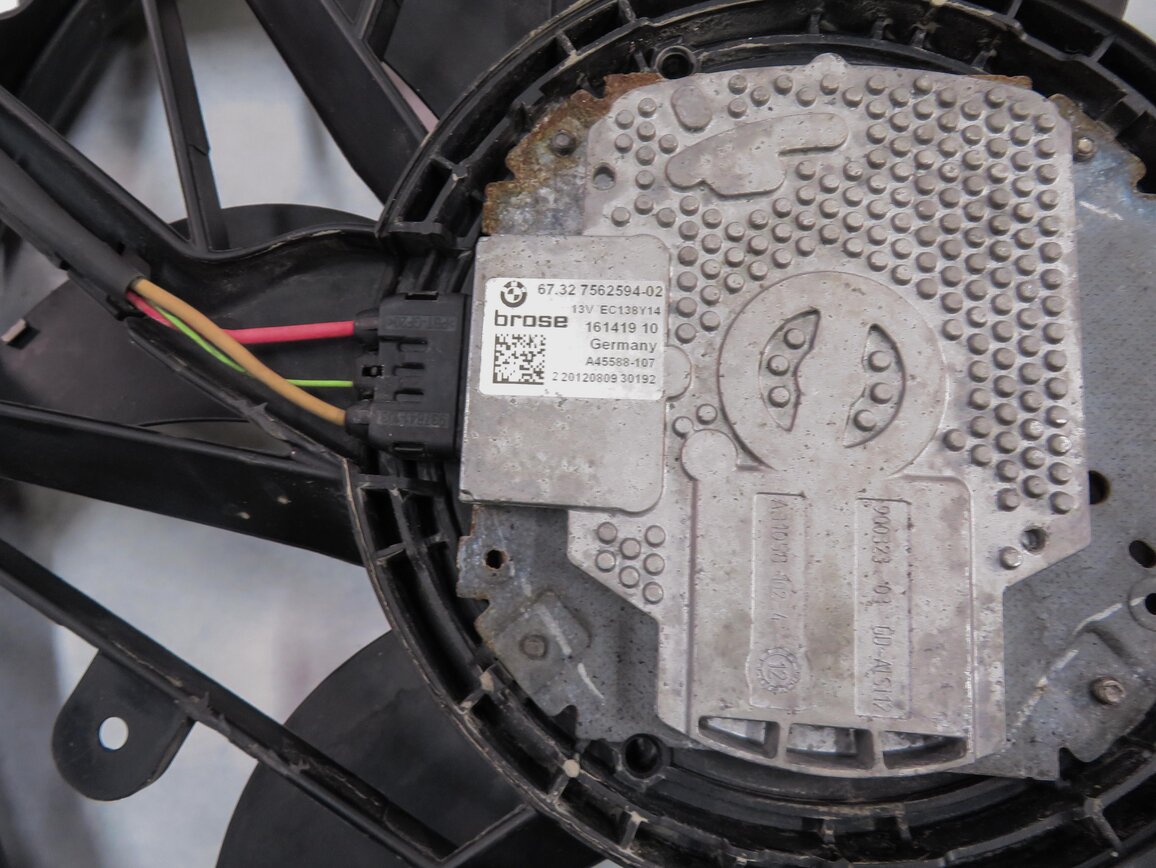 Thumbnail 8: 2013-2018 BMW X3 X4 (F25 F26) 2.0L N20 TURBO ENGINE - RADIATOR COOLING FAN