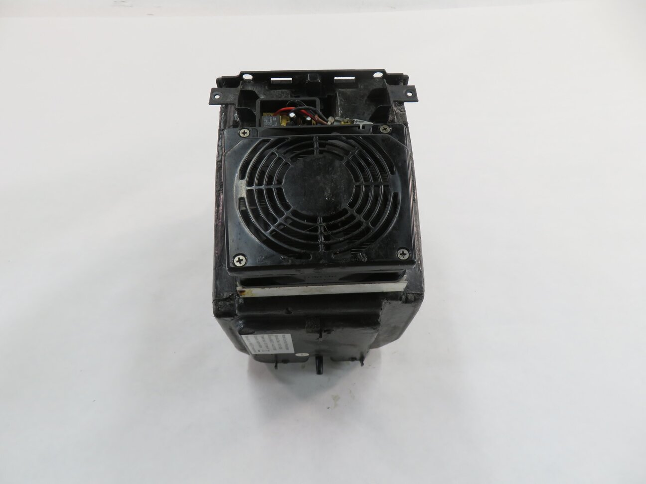 Thumbnail 4: 2006 RANGE ROVER SPORT (L320) FRONT CENTER CONSOLE COOLER INSERT