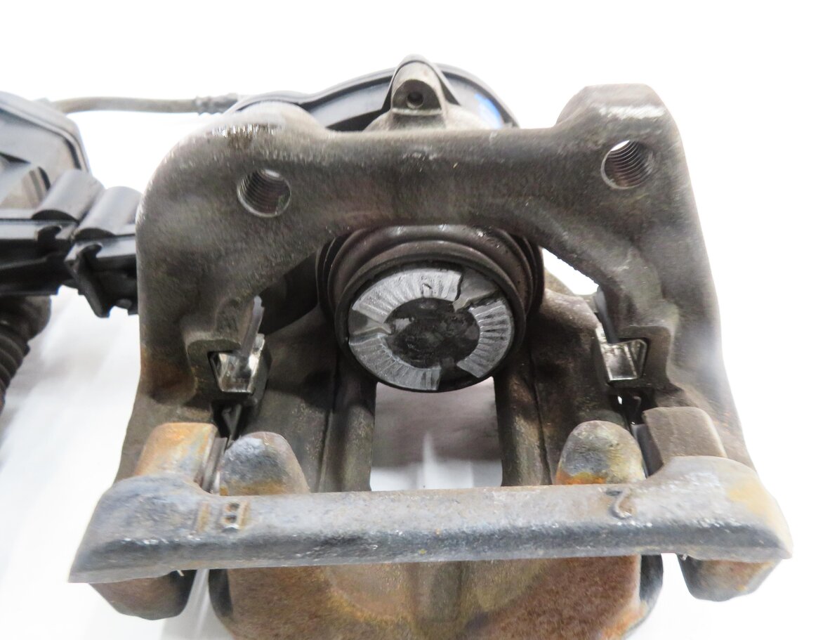 Thumbnail 9: 2011-2016 BMW 528i 535i ACTIVEHYBRID-5 (F10) REAR ABS DISC BRAKE CALIPER SET-2
