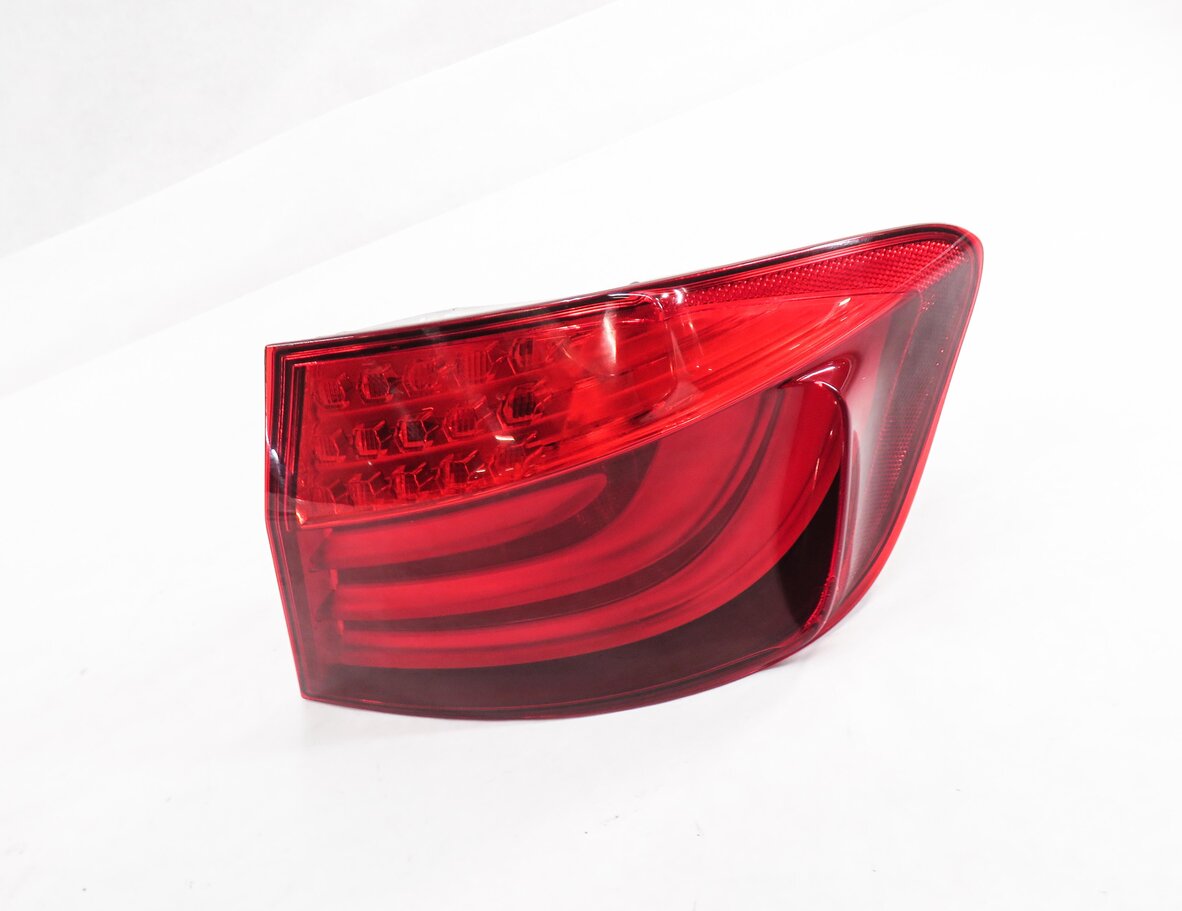 2011-2013 BMW 528i 535i 550i M5 (F10) RIGHT PASSENGER TAILLIGHT BRAKE LIGHT LAMP
