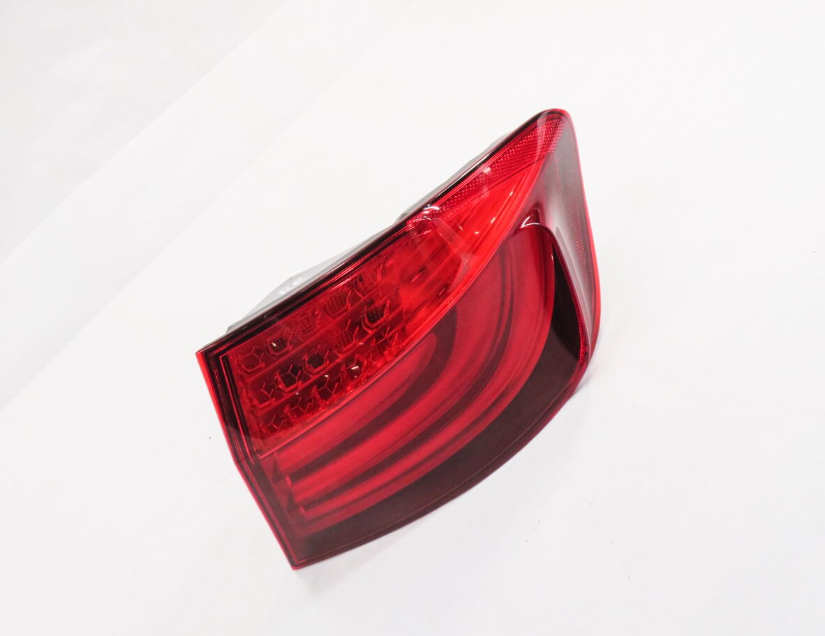 Thumbnail 4: 2011-2013 BMW 528i 535i 550i M5 (F10) RIGHT PASSENGER TAILLIGHT BRAKE LIGHT LAMP