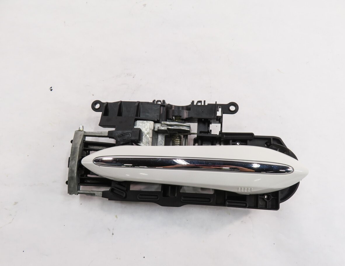 Thumbnail 2: 09-18 BMW 528i 535i 550i 740i 750i 760i RIGHT FRONT COMFORT DOOR HANDLE (WHITE)