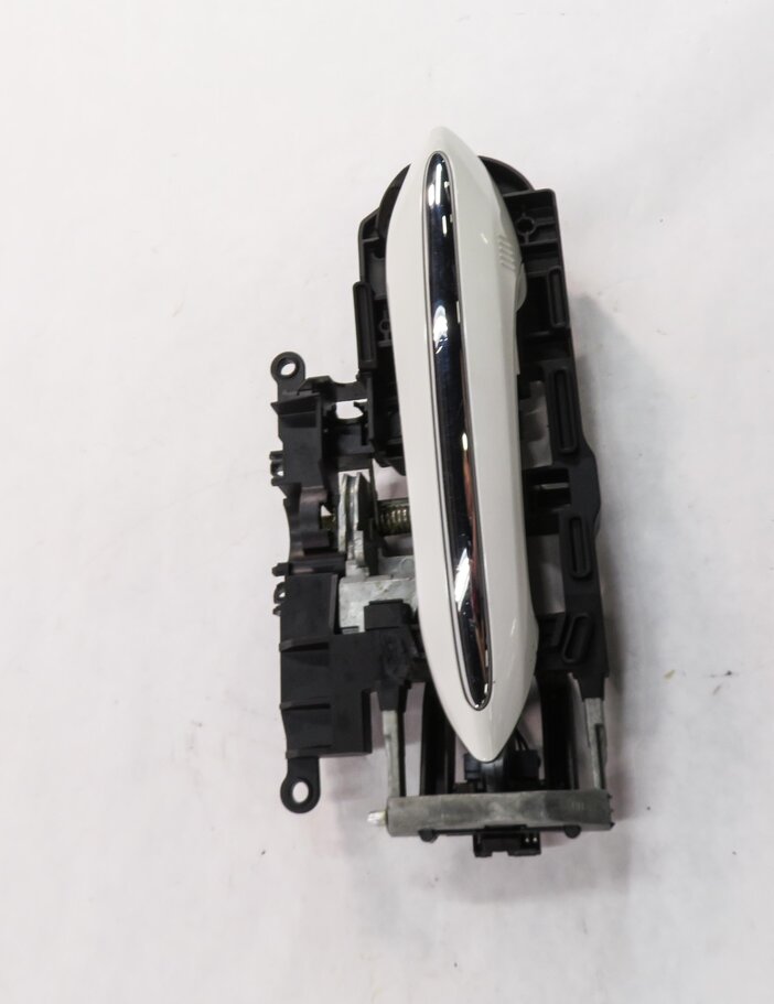 Thumbnail 3: 09-18 BMW 528i 535i 550i 740i 750i 760i RIGHT FRONT COMFORT DOOR HANDLE (WHITE)