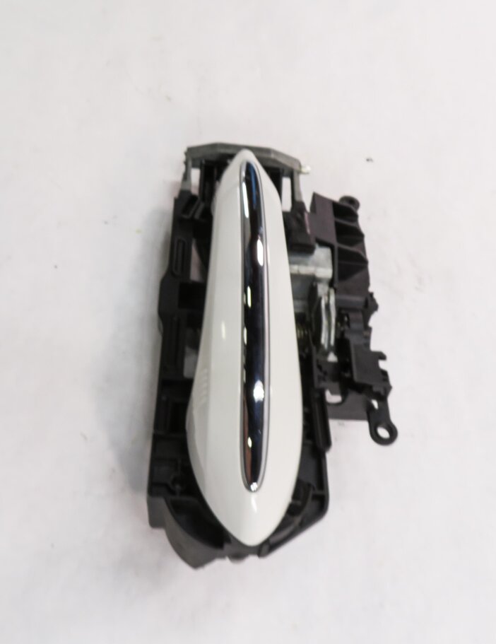 Thumbnail 4: 09-18 BMW 528i 535i 550i 740i 750i 760i RIGHT FRONT COMFORT DOOR HANDLE (WHITE)