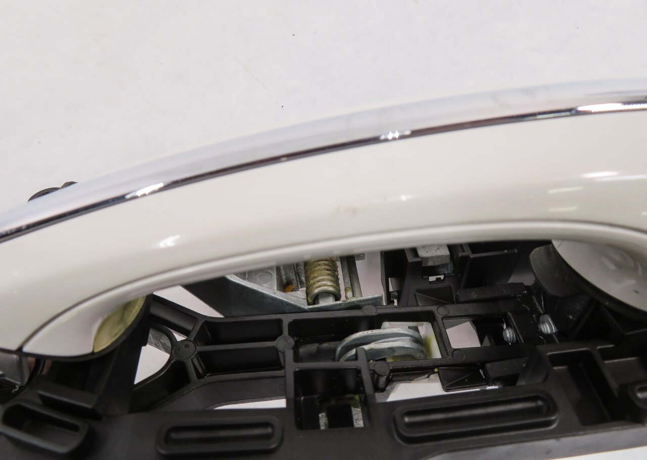Thumbnail 7: 09-18 BMW 528i 535i 550i 740i 750i 760i RIGHT REAR COMFORT DOOR HANDLE (WHITE)